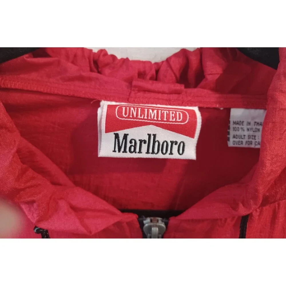 VINTAGE MARLBORO UNLIMITED RED HOODED PACKABLE WINDBREAKER JACKET SIZE LG